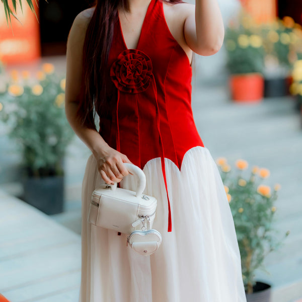 Elegant White Mini Handbag with Heart-Shaped Charm